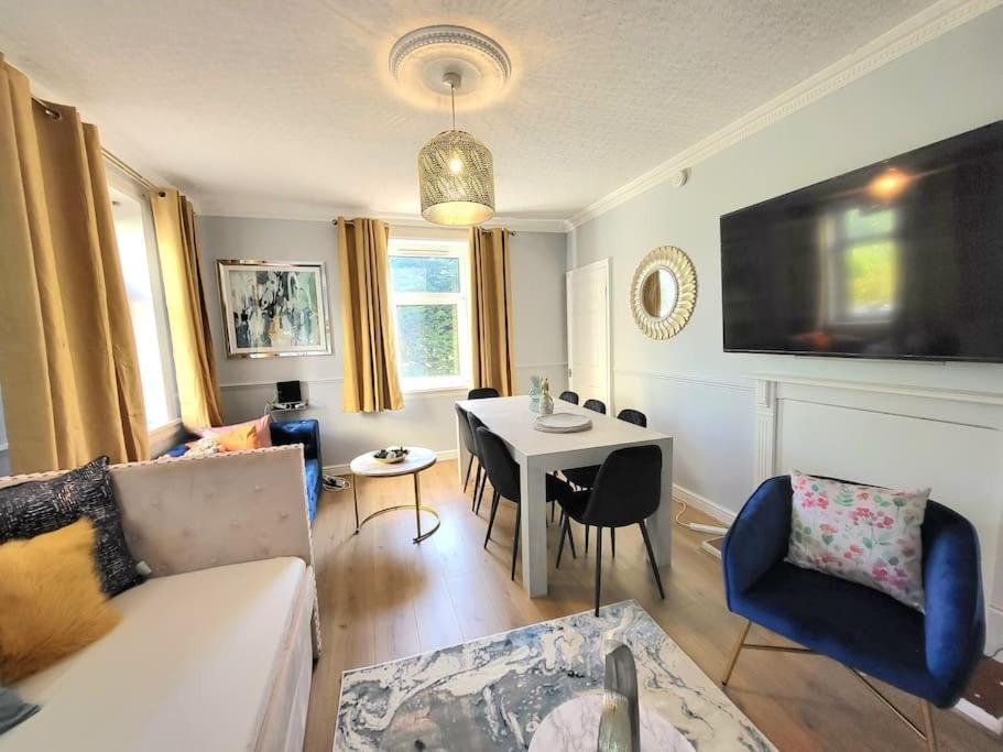 4 Bedrooms Apartment By Sensational Stay Short Lets & Serviced Accommodation Εδιμβούργο Εξωτερικό φωτογραφία