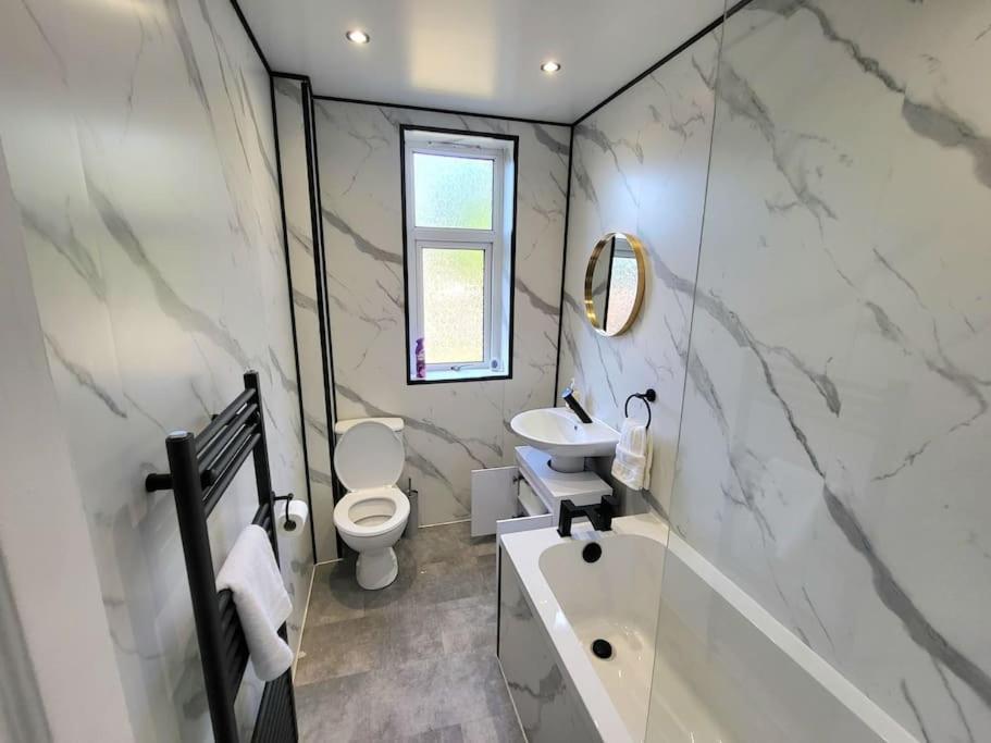 4 Bedrooms Apartment By Sensational Stay Short Lets & Serviced Accommodation Εδιμβούργο Εξωτερικό φωτογραφία